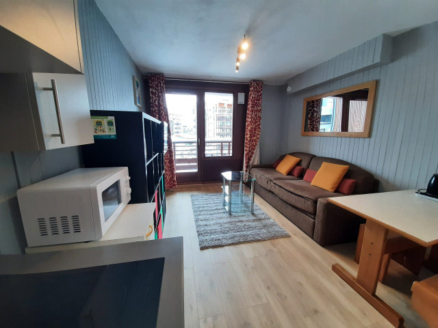 _lv_images__lot_0000230151_01_13985428