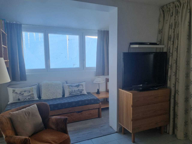 _lv_images__lot_0000230155_05_14456876