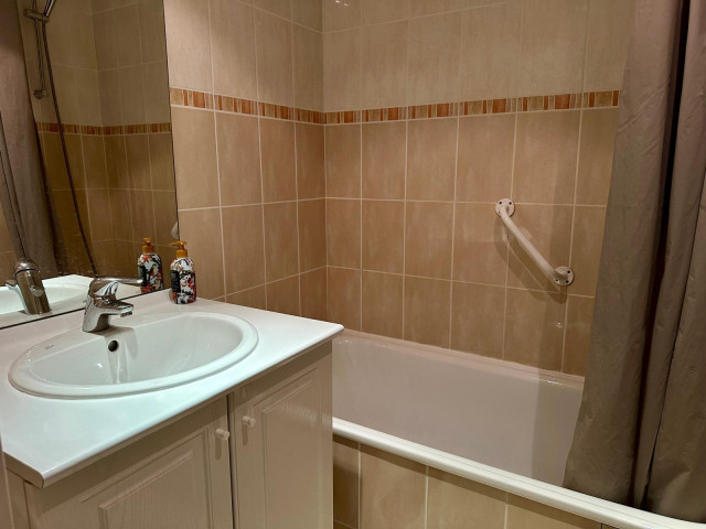 _lv_images__lot_0000230161_08_13835189