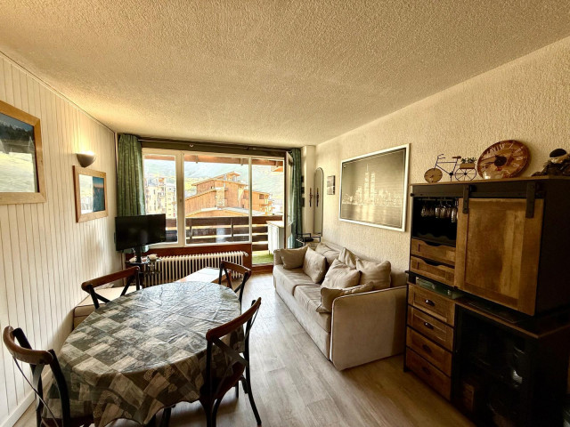 _lv_images__lot_0000230166_02_12847758