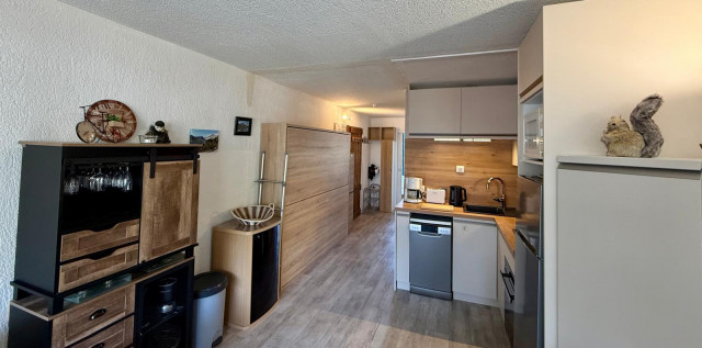 _lv_images__lot_0000230166_03_12847759