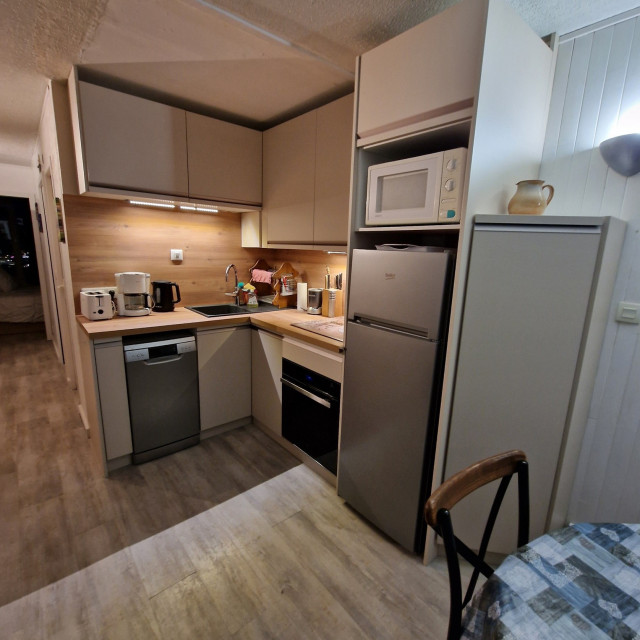 _lv_images__lot_0000230166_04_12847760