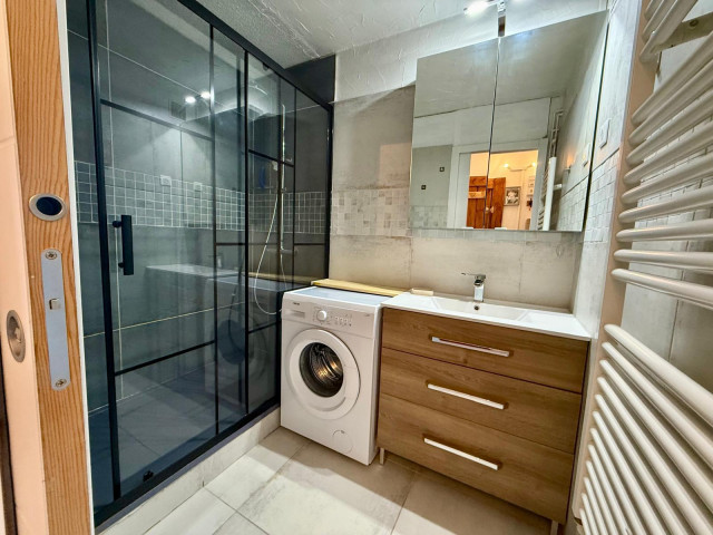 _lv_images__lot_0000230166_06_12847762