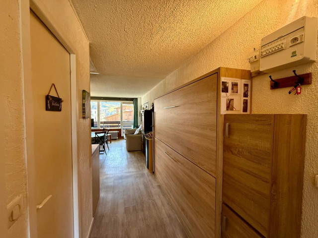 _lv_images__lot_0000230166_07_12847763