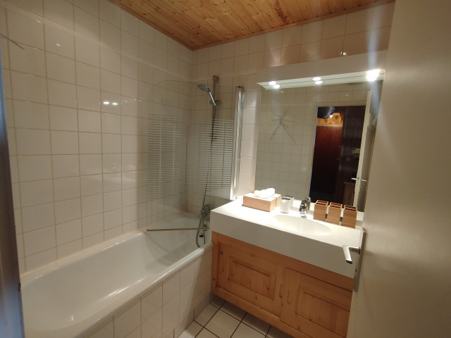 _lv_images__lot_0000230167_06_13081199