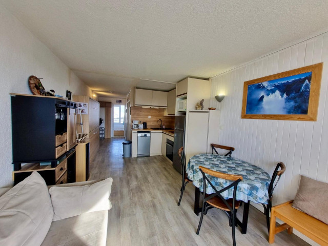 _lv_images__lot_0000230168_04_13081451