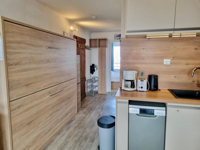 _lv_images__lot_0000230168_06_14234362