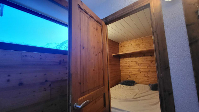 _lv_images__lot_0000230169_04_14372710