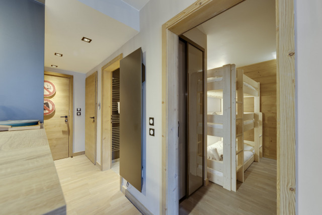 _lv_images__lot_0060511344_08_13590335