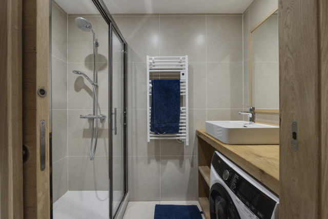 _lv_images__lot_0074061511_08_14236890