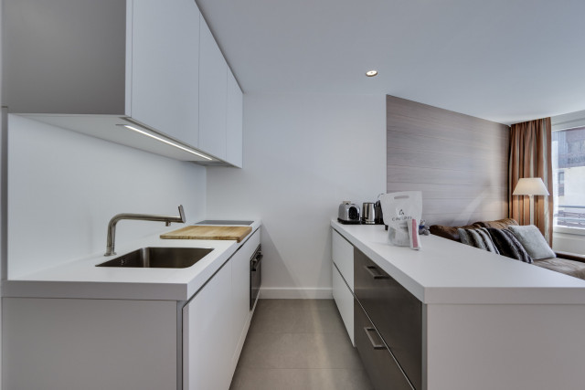 _lv_images__lot_0074061564_04_13457954