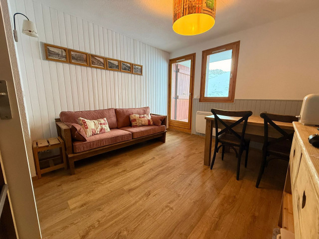 _lv_images__lot_0074061694_04_13590458