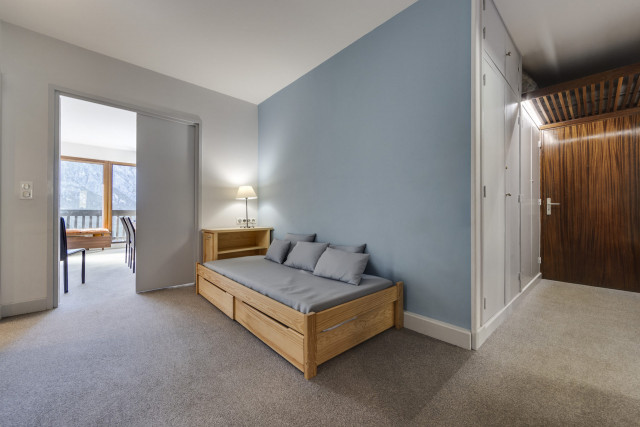 _lv_images__lot_0074061989_04_14421669