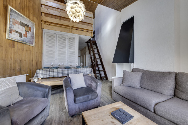 _lv_images__lot_0075553350_04_14374979