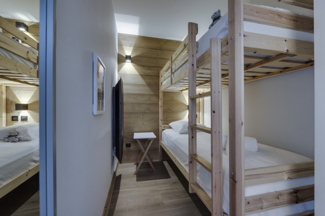 _lv_images__lot_0075553362_08_14375467