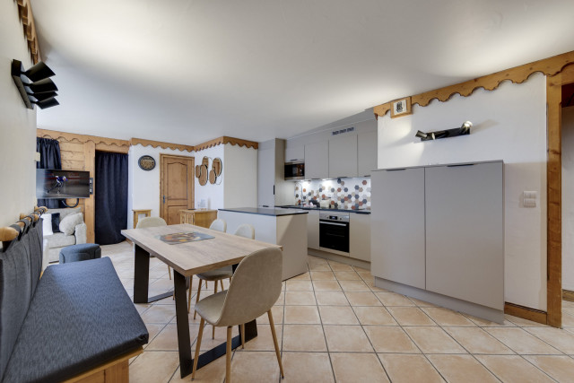 _lv_images__lot_0075553478_03_14236485