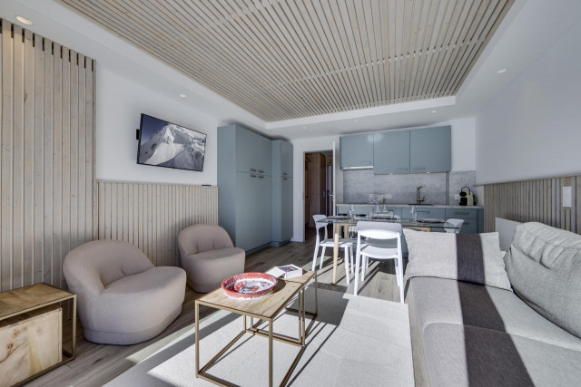 _lv_images__lot_0075553494_01_13083910