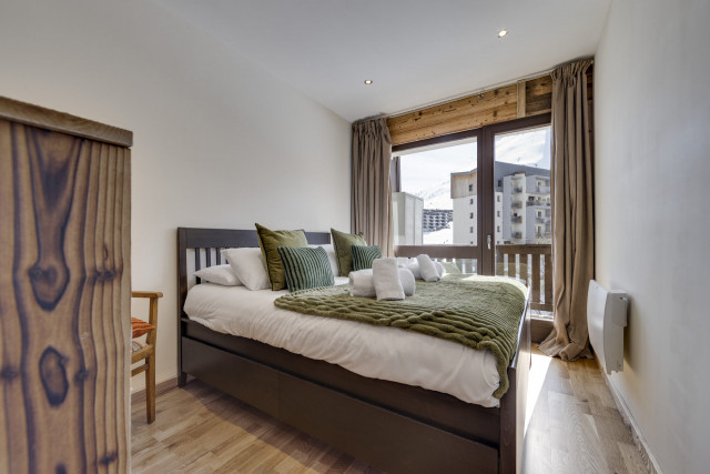 _lv_images__lot_0075553797_06_14459179