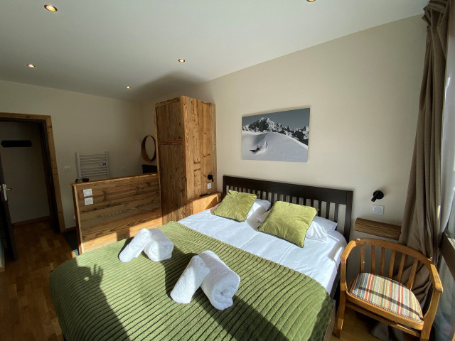 _lv_images__lot_0075553797_08_14034742