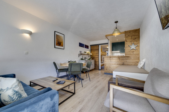 _lv_images__lot_0075554052_02_14375319