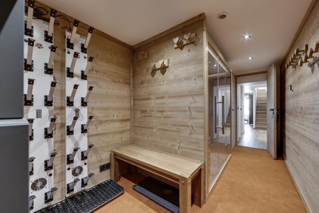 _lv_images__lot_0075554056_16_13780123