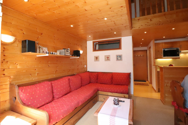 Séjour lumineux et chaleureux