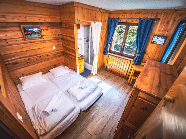 Chambre 3 avec salle de douche