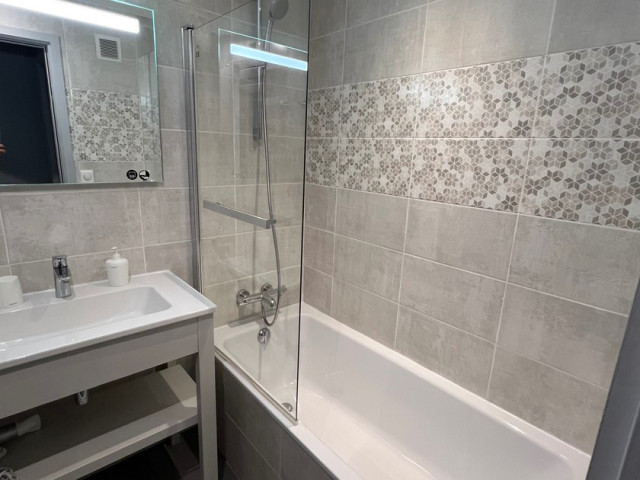 Salle de bains  location-appartement-hauts de val claret-ski-tignes