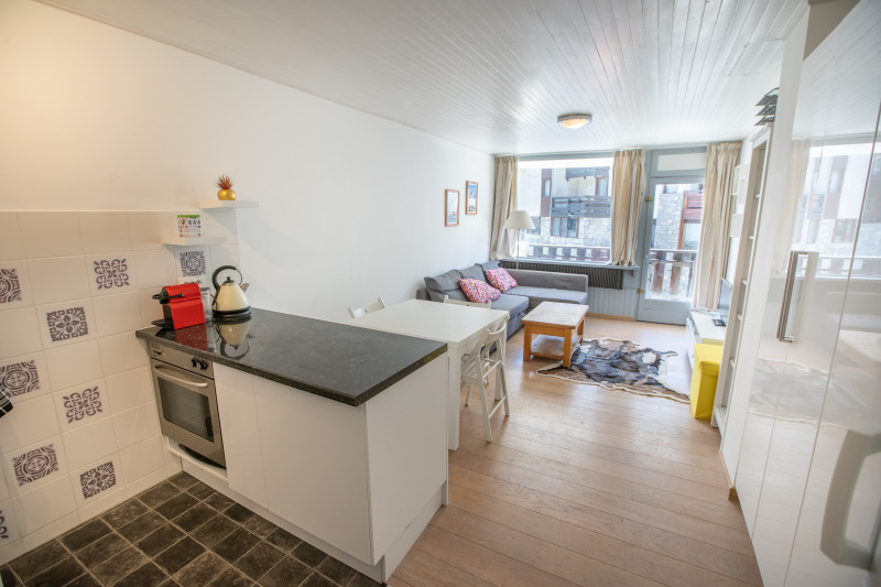 Vue salon depuis entrée