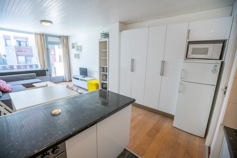 Vue salon depuis cuisine