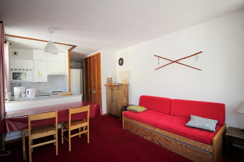 _lv_images__lot_0000000063_03_14133424