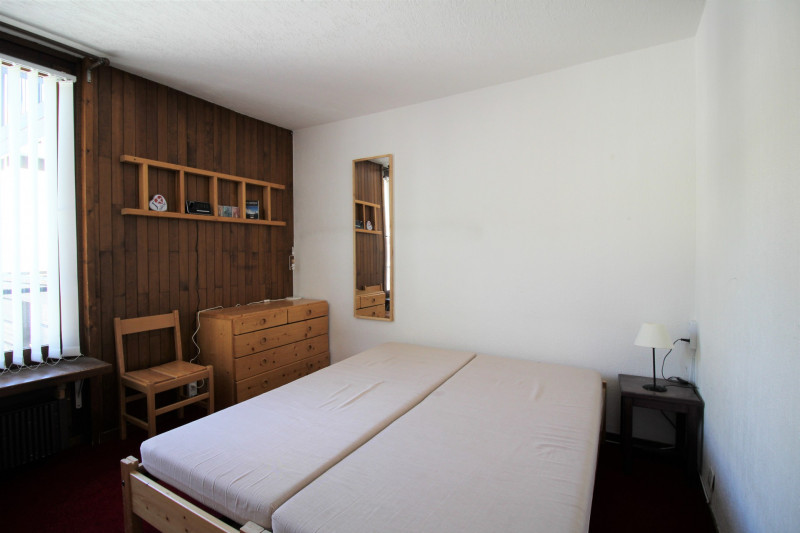 _lv_images__lot_0000000063_04_13931602