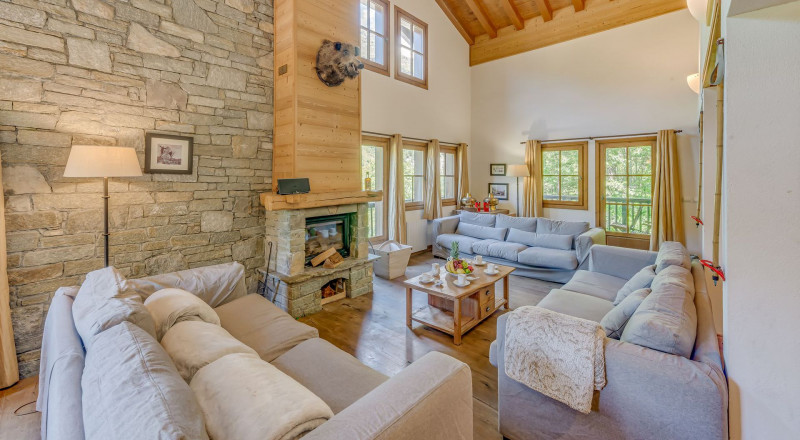 _lv_images__lot_0000000100_04_14066292