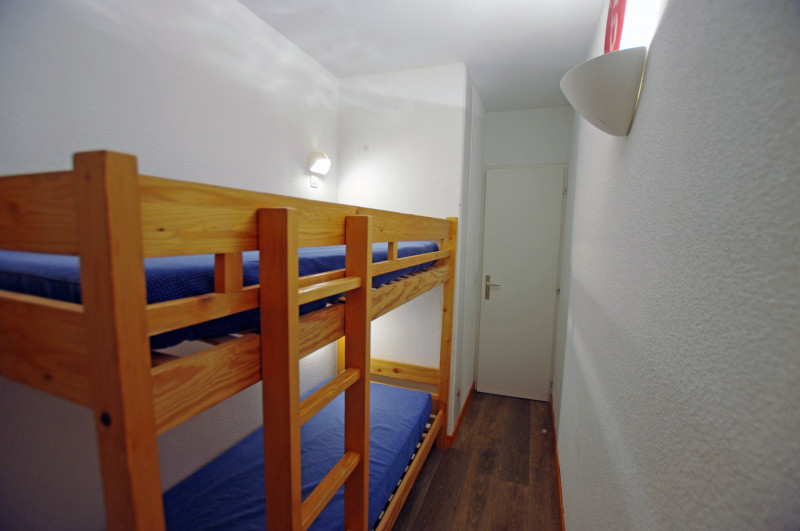 _lv_images__lot_0000000104_14_14416237