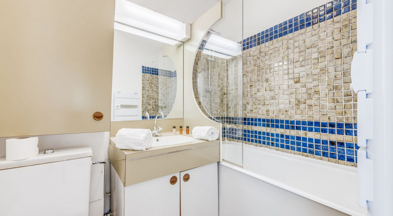 _lv_images__lot_0000000105_09_13078330 _lv_images__lot_0000000105_09_13078330