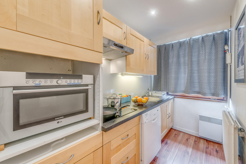 _lv_images__lot_0000000108_12_13774341