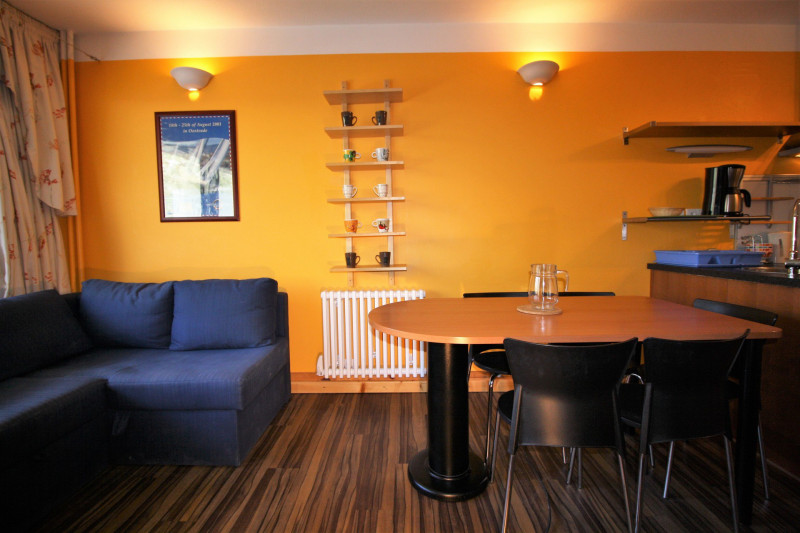 _lv_images__lot_0000000111_05_14231840