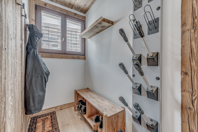 _lv_images__lot_0000000119_15_14058336