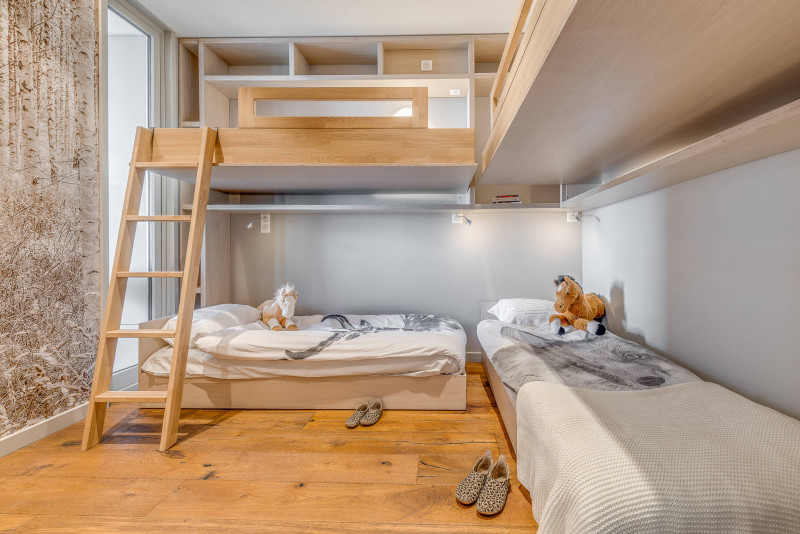 _lv_images__lot_0000000121_06_14462486