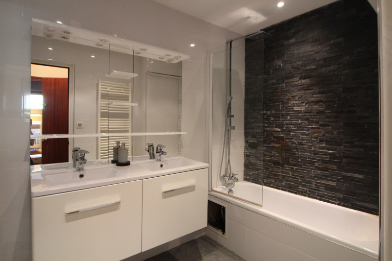 _lv_images__lot_0000000123_13_14067933