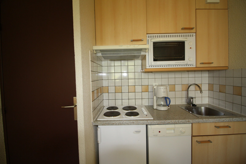 _lv_images__lot_0000000166_04_13832732