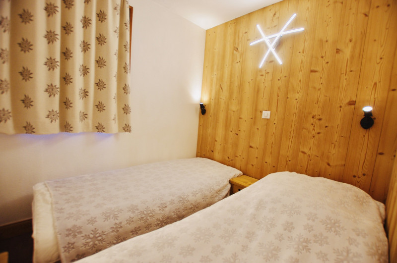 _lv_images__lot_0000000168_12_14173991