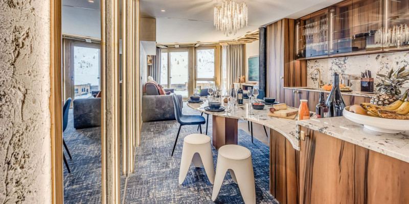 _lv_images__lot_0000000178_02_14452972