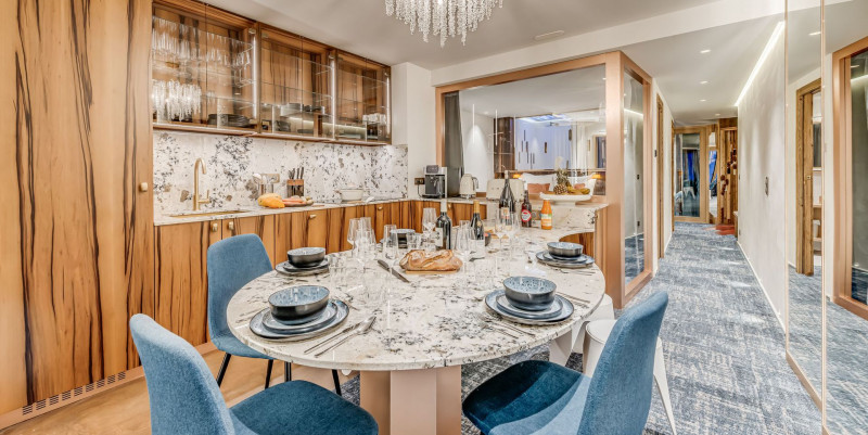 _lv_images__lot_0000000178_05_14452975