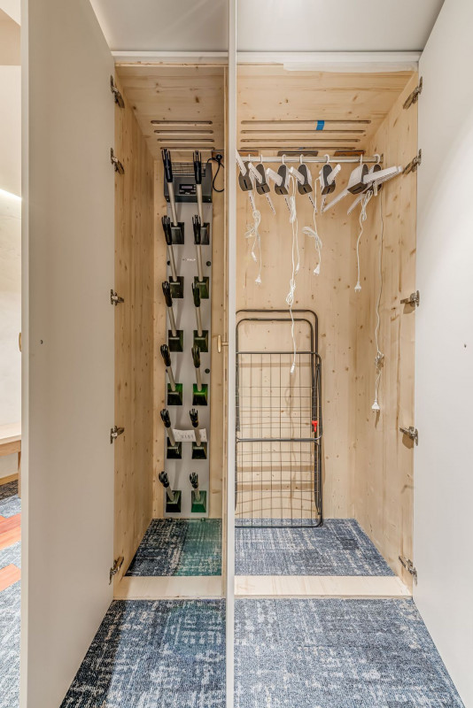 _lv_images__lot_0000000178_14_14028452