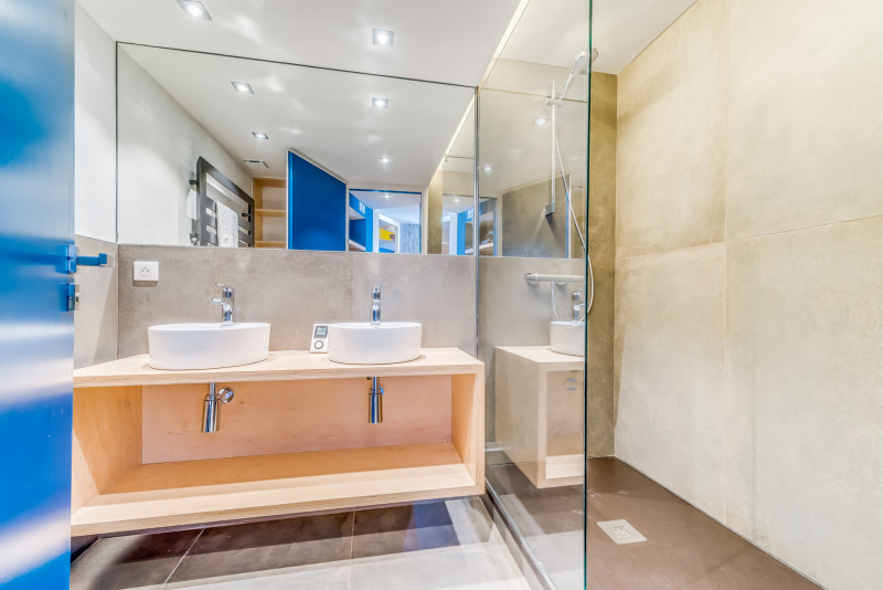 _lv_images__lot_0000000180_12_13161370 _lv_images__lot_0000000180_12_13161370