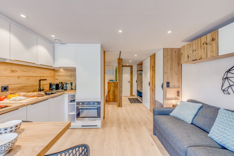 _lv_images__lot_0000000182_03_13077914