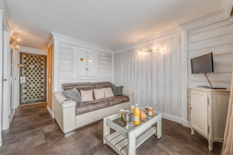 _lv_images__lot_0000000192_03_13181084 _lv_images__lot_0000000192_03_13181084