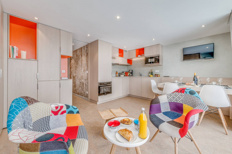 _lv_images__lot_0000000198_01_14453585