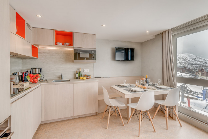 _lv_images__lot_0000000198_03_14067422